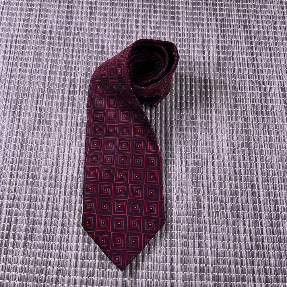 Tesoro Rosso Mens Silk Tie Red Black Geometric Square Pattern Handmade 60x4